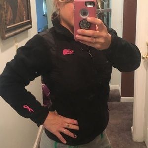 Small black fleece north face jacket pink